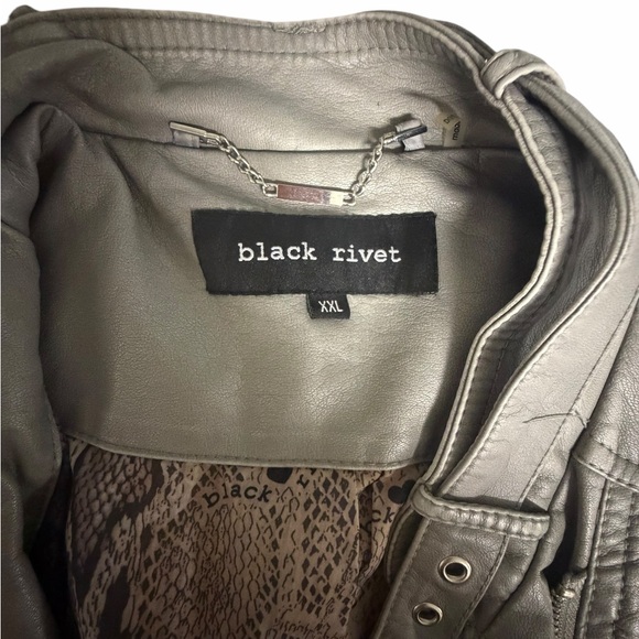 Stylish, comfy and multi fashionable:Black Rivet moto style jacket - Picture 5 of 10